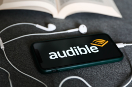 Audible scommette sulla lettura ibrida: testo e audio sempre pi&ugrave; integrati