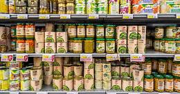 Attenzione ai barattoli &ldquo;fuori legge&rdquo;: cosa nascondono le lattine sugli scaffali