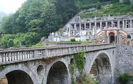 Il borgo pi&ugrave; misterioso in Italia si trova a solo un'ora da Torino, una gita perfetta (e gotica) per la primavera