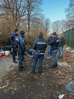 Piscine Sempione, blitz all&rsquo;alba: sgombero e maxi pulizia prima della riqualificazione