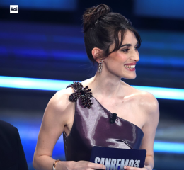 Il talento piemontese all'Ariston: Pilar Fogliati e i suoi look iconici 