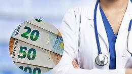Medici, arrivano gli aumenti: nella busta paga di marzo 491 euro in pi&ugrave;