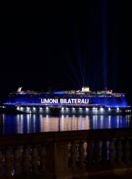 La Costa Toscana davanti a Sanremo scherza sui &lsquo;festini bilaterali&rsquo; di Elettra Lamborghini