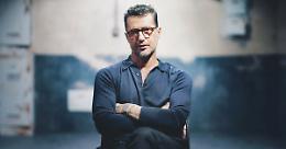 Fabrizio Corona sfida il divieto su Signorini: udienza del 19 marzo e ritorno su YouTube