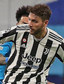 Locatelli sale sul pullman per Roma: il capitano della Juve c&rsquo;&egrave;, anche da squalificato