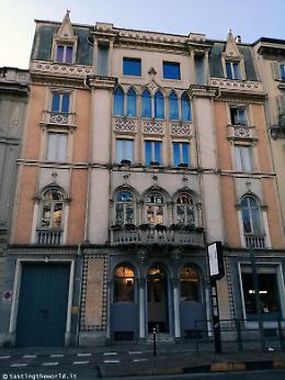 Torino, il mistero della mano di corso Matteotti: tra storia e leggenda