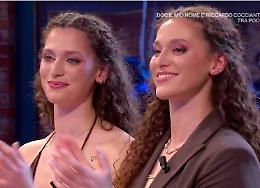 Affari Tuoi, Ilaria e Letizia sfidano il Dottore e trionfano nel finale