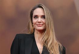 Angelina Jolie rompe il silenzio: la drastica decisione che cambia tutto dopo l'addio a Brad Pitt