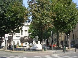 Largo 4 Marzo a Torino, perch&eacute; si chiama cos&igrave;? Tra evoluzione urbana e simbolismo politico nel cuore del Quadrilatero Romano