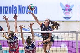 La Reale Mutua Fenera Chieri '76 cede al tiebreak a Novara la gara di ritorno dei quarti ed &egrave; fuori dai playoff 