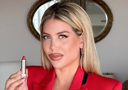 Wanda Nara, spunta un anello
Poi la proposta inaspettata...