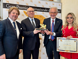 Leone d&rsquo;oro al merito a Camillo Venesio, la finanza che mette radici nel territorio