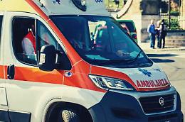 Perde il controllo dell&rsquo;auto e si ribalta: morta una donna di 34 anni