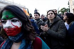 Manifestazione pro Iran, il video che accende la polemica sui social