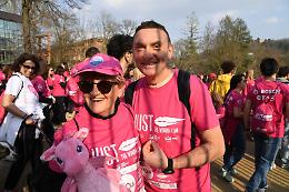 Un &ldquo;fiume&rdquo; in rosa, il record dei torinesi (e non) in corsa per la ricerca