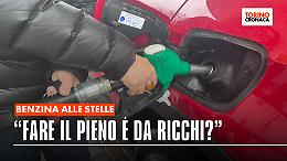 Torinesi dal benzinaio: &ldquo;Prezzi folli. Pullman? S&igrave;, se passa&hellip;&rdquo;