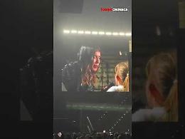 La piccola Mia sale sul palco con Giorgia e incanta l'Inalpi Arena di Torino: ecco cos'&egrave; accaduto