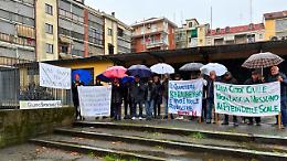 Sit-in e striscioni, il quartiere chiede l'abbattimento delle barriere architettoniche