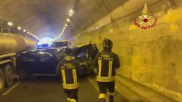  Maxi tamponamento in galleria Messina-Palermo, coinvolti 80 mezzi 
