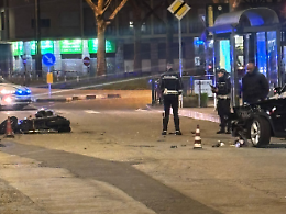 Incidente tra auto e moto in via Tripoli: centauro all'ospedale