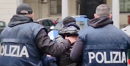 Rapine con coltelli e spray al Valentino e al Sambuy: presa la banda che terrorizzava Torino