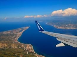 Voli di Pasqua sempre pi&ugrave; cari: strategie e consigli per risparmiare