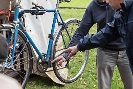 &ldquo;Pedali Sociali&rdquo;, la rivoluzione green nelle case ATC di Torino: 350 nuovi posti bici.