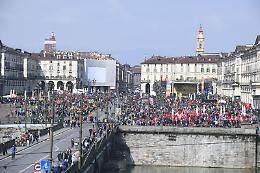 Una marea contro le mafie: 1.117 nomi scanditi in piazza