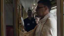 "Chi sale sul treno": 120 anni del Treno Bianco, un viaggio (verso Lourdes) tra fede, volti e speranza