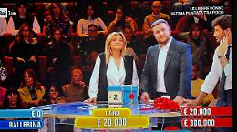 Affari Tuoi, Luigi sfida la sorte tra cambi da brivido, un finale inaspettato e un matrimonio in arrivo