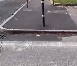 Marciapiede nuovo ma...senza scivolo: la gaffe  a Santa Rita