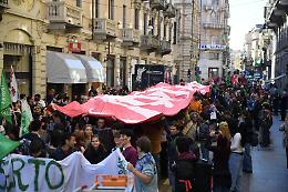 Fridays for Future in marcia a Torino, primo corteo del 2026 per il clima