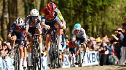 Gent&ndash;Wevelgem 2026: tra vento, pav&eacute; e muri fiamminghi, la sfida dei campioni prende il via