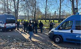 Tossic park, blitz all'alba della polizia al Sempione