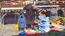 Maria, la centenaria che rovista tra i rifiuti a Porta Palazzo: &laquo;Devo aiutare mio figlio&raquo;