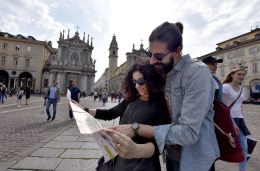 Gli stranieri non vengono nel Torinese: l'effetto guerra