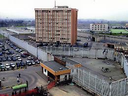 Torino, violenze in carcere: scontri con lame tra detenuti, due feriti