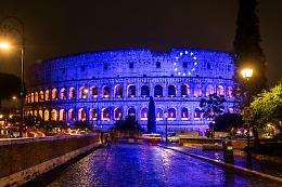 Perch&eacute; il 2 aprile il mondo si tinge di blu, ecco il significato del colore simbolo dell'autismo