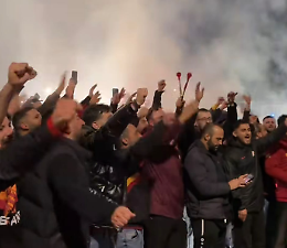 Chieri-Galatasaray, esplode un petardo prima del match: tifoso di 22 anni perde le dita
