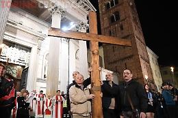 Via Crucis per il Venerd&igrave; Santo a Torino, la celebrazione in 10 foto