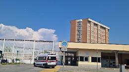 Caos in tribunale e in carcere: un agente finisce in ospedale