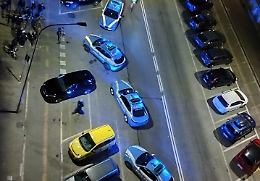 Sangue ai giardini Madre Teresa: prende a bottigliate il rivale e lo manda all'ospedale