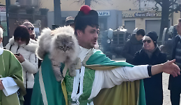 Don Mario, tensione a Bosconero: minacciato il vescovo di Ivrea (che arriva domenica)