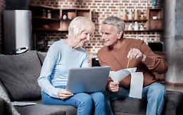 L&rsquo;intelligenza artificiale spinge verso la pensione: boom di over 55 che lasciano il lavoro