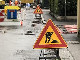 Beinasco, un aprile di cantieri: strade e marciapiedi dicono addio alle barriere