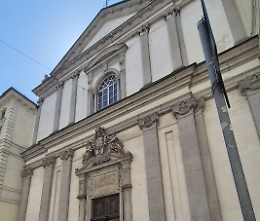 Canti di Pasqua insopportabili, pensionata rompe il vetro della parrocchia di via Po