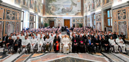 Papa Leone XIV riceve gli atleti di Milano-Cortina in Vaticano