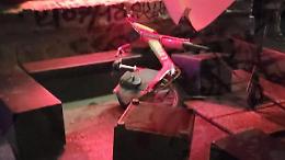 Serata al &ldquo;Gianca&rdquo;, poi il caos: scaglia una bici verso i clienti