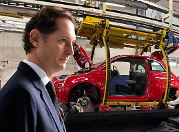 Stellantis, la Fiat 500 Ibrida rilancia Mirafiori: i nuovi modelli nel 2027 e 2030