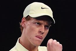 A Monte-Carlo Jannik Sinner domina ancora una volta Alexander Zverev e conquista l'accesso alla sua prima finale